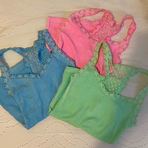Abercrombie Tanktops (3pack)